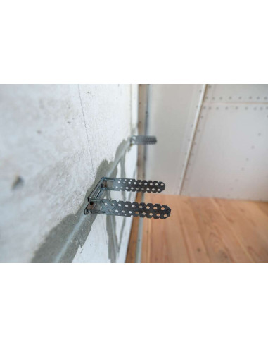 1 x U-shaped hanger for 47 profiles Zinc Plated