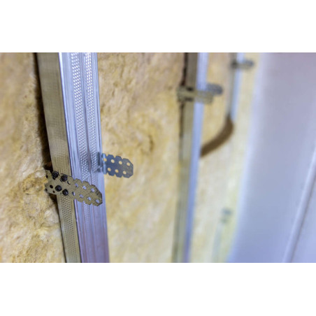 1 x U-shaped hanger for 47 profiles Zinc Plated