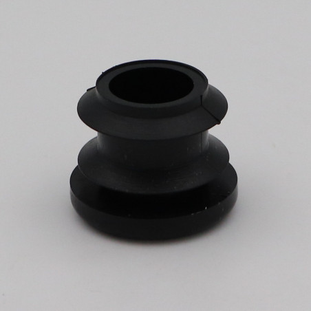 1 x Round tube plug Diameter External 30 Internal 26-28 Black Polyethylene