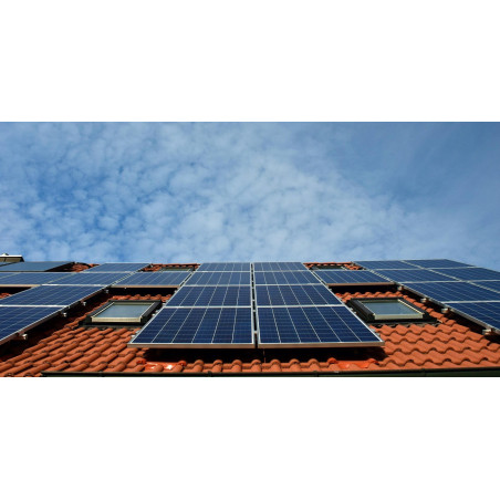 Solar panel mounting bracket And air conditioner